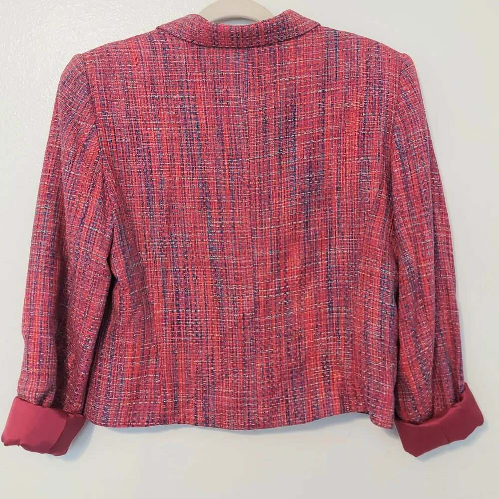 Vintage Handwoven Silk Tweed Blazer with Notched Lapels and Fitted Silhouette - Picture 4 of 9